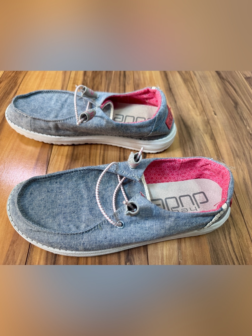 Hey Dude Women’s Slip-On Shoes in Denim Blue with Pink Trim - Picture 4 of 6